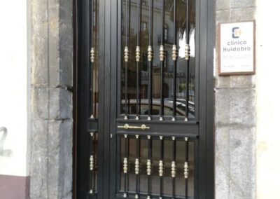 portal puerta metalica